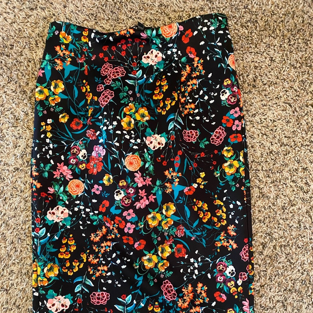 Midi form fitting flower skirt